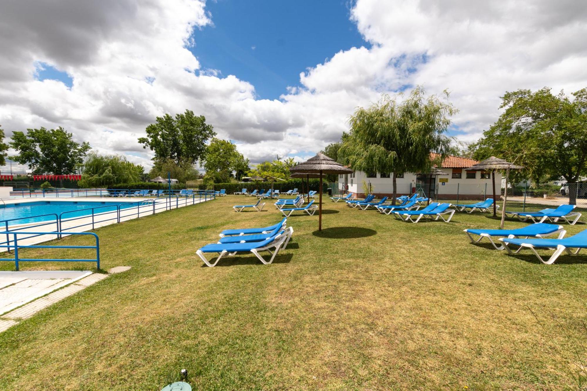 Parque De Campismo Orbitur Evora Hotel ภายนอก รูปภาพ