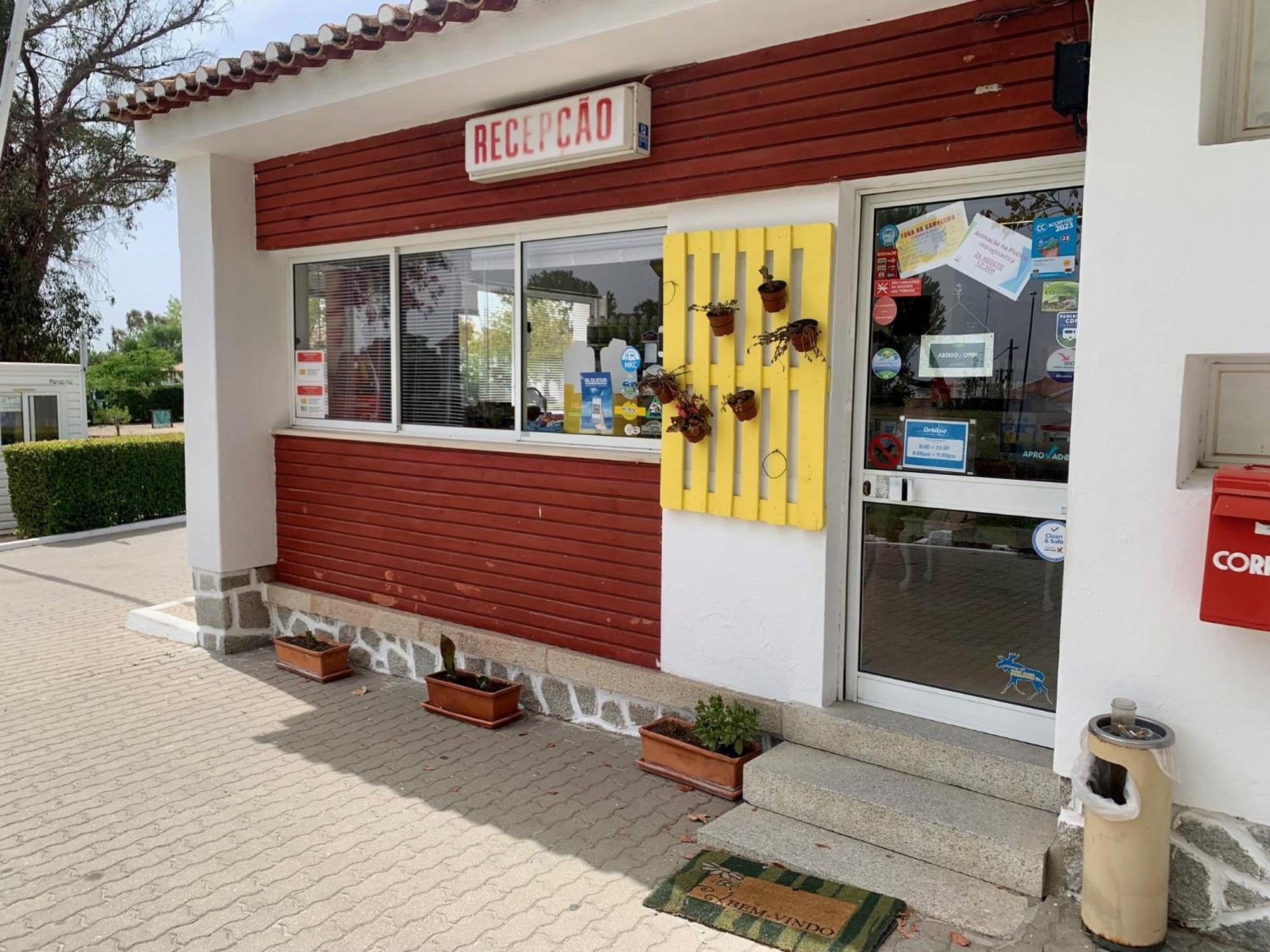 Parque De Campismo Orbitur Evora Hotel ภายนอก รูปภาพ